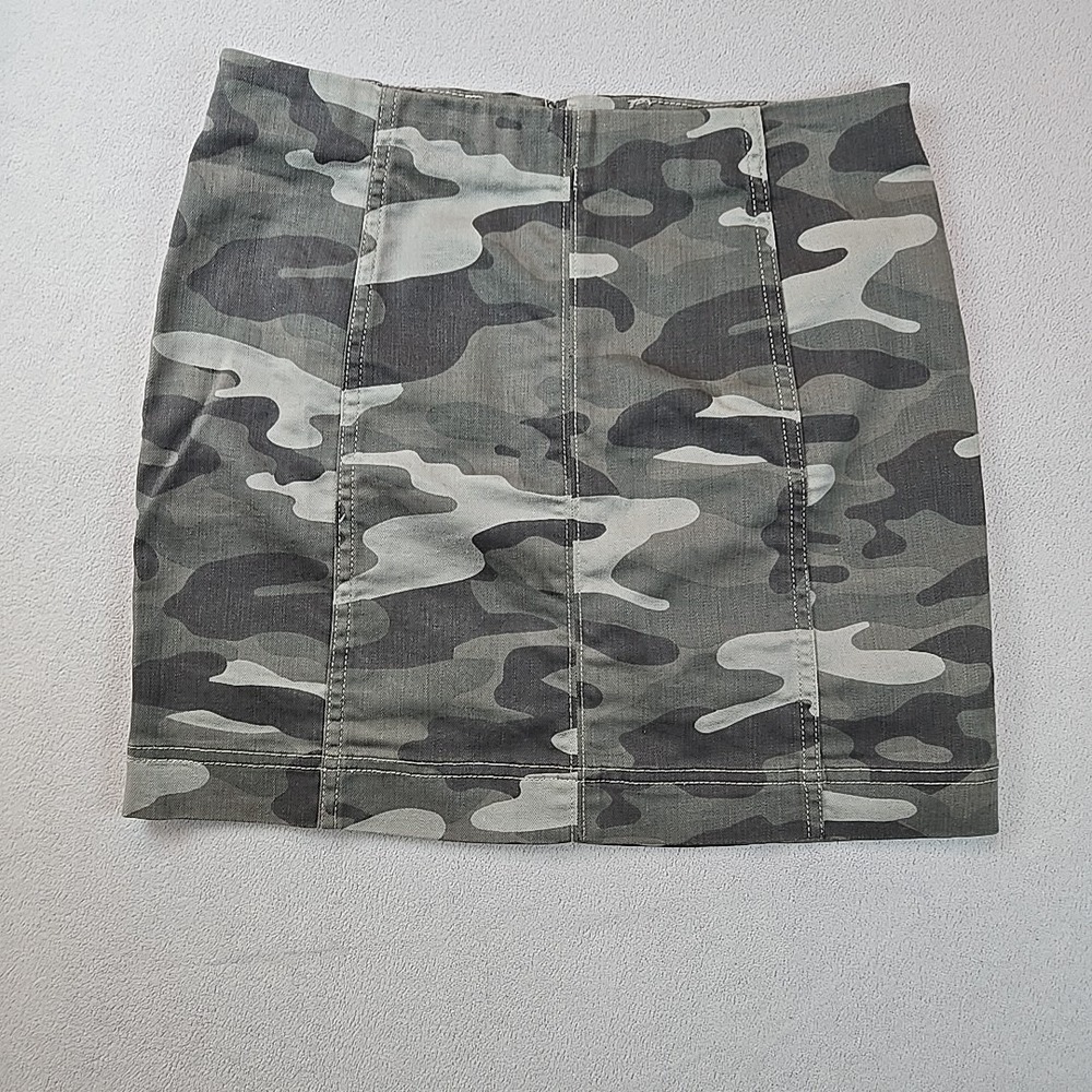 Jolt Women's Camo Mini Skirt Size 7 Back ‎ Zip Closure